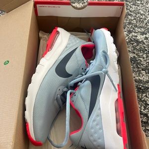 New Nike Air Max Motion